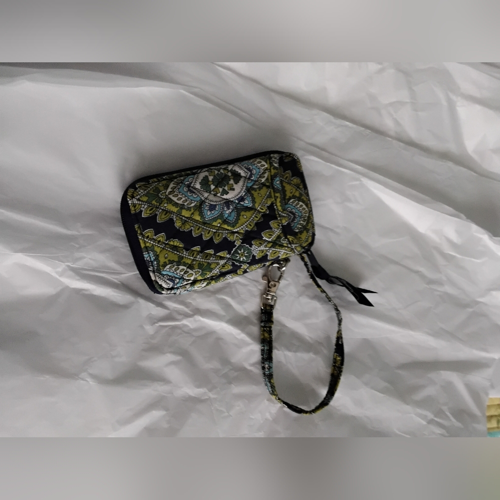 VERA Bradley Elegant Black and Green Patterned Wrislet